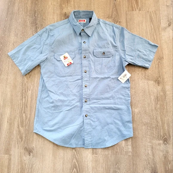 BRAND NEW Wrangler All Day Confort Short Sleeve Button Up Shirt Men's Sz Medinm - Picture 1 of 5